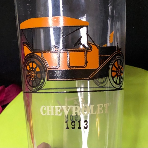 Vintage Hazel-Atlas Glass Co., Featuring An Early 1908 Ford & A 1913 Chevrolet - Picture 12 of 16